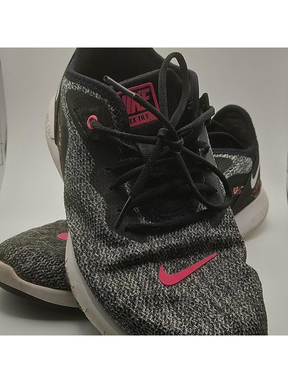 Nike Flex TR9 Women’s Low Top Training Sneakers Size 9 Black/Gray/Pink.  0153